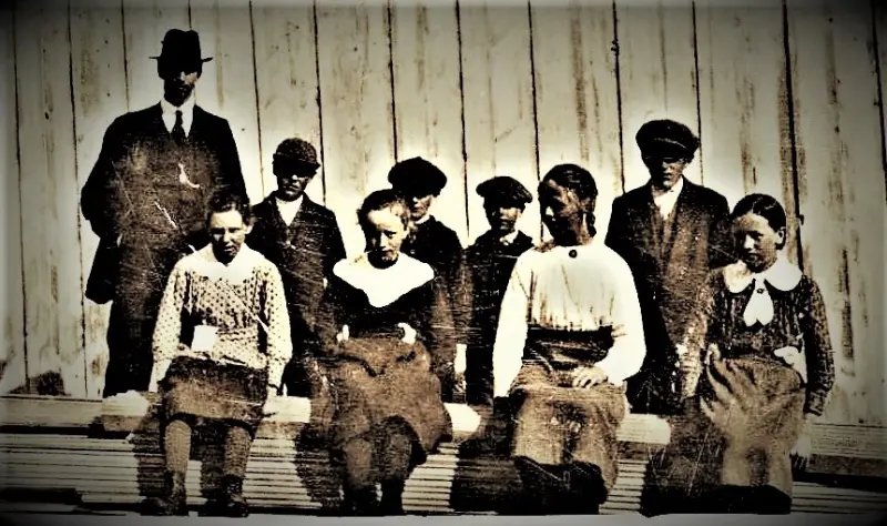 Her er enda to bilder fra omgangsskolen i Storlidalen