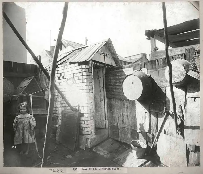 A Sydney backyard in 1900