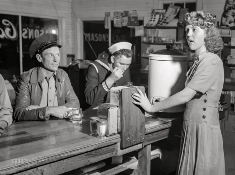 Highway coffee shop on U.S. Route 90