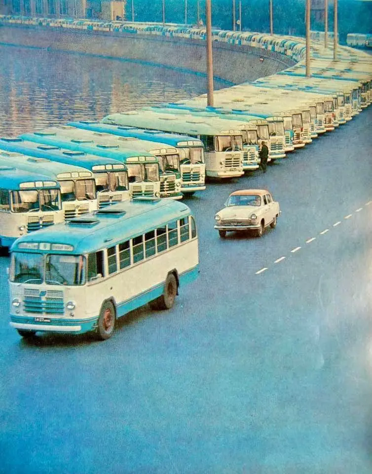 Bus parking on Krasnopresnenskaya Embankment