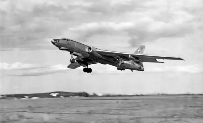 Tu-16 on takeoff