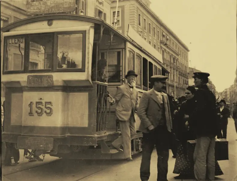 TRANVIA EN PUERTA DEL SOL