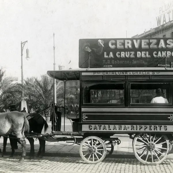 Tranvía Ripperts en la Plaça de Catalunya.
