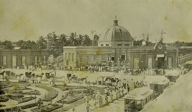 Escuela primaria en la Plazuela de Santiago. 
