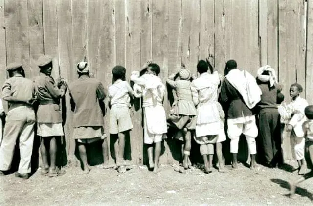 Watching a Game Through a Hole