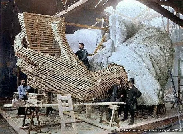 Assembling the Statue of Liberty