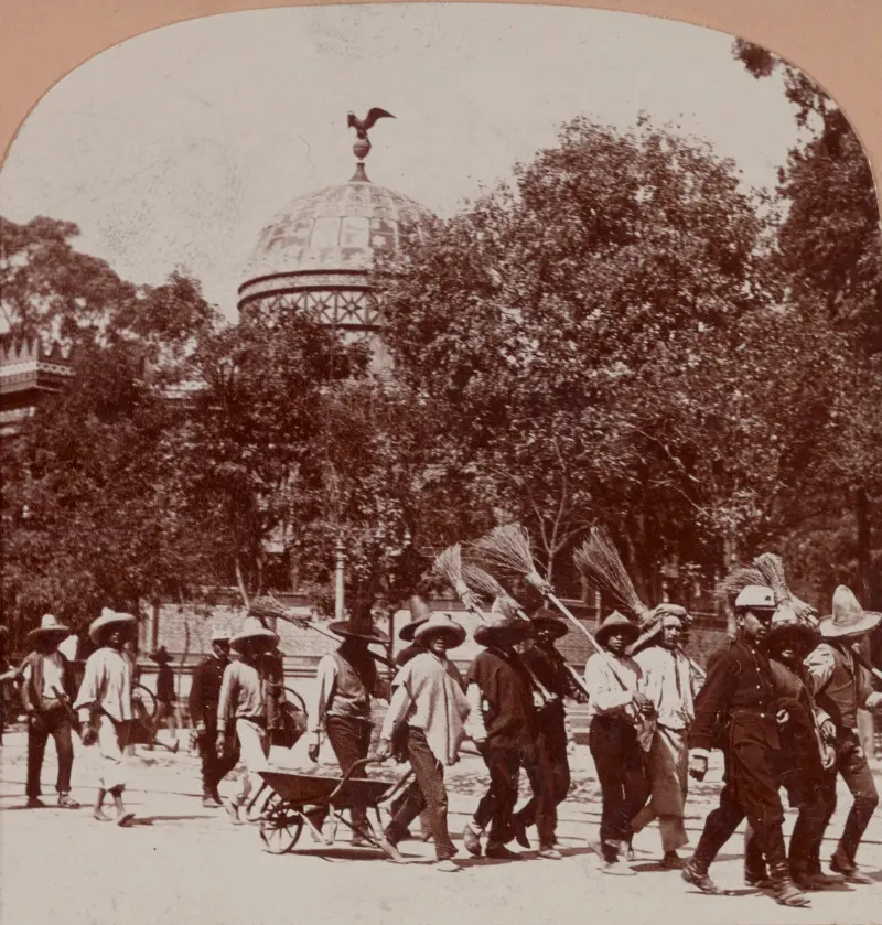 Presos barriendo la Alameda