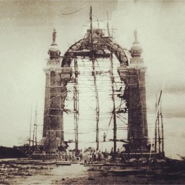 Construcción del Arco 