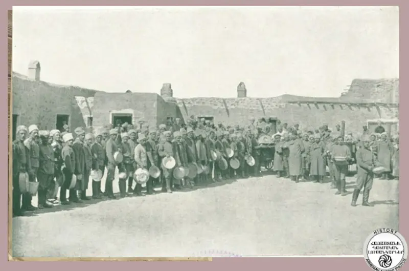 Distribution of meals to volunteers