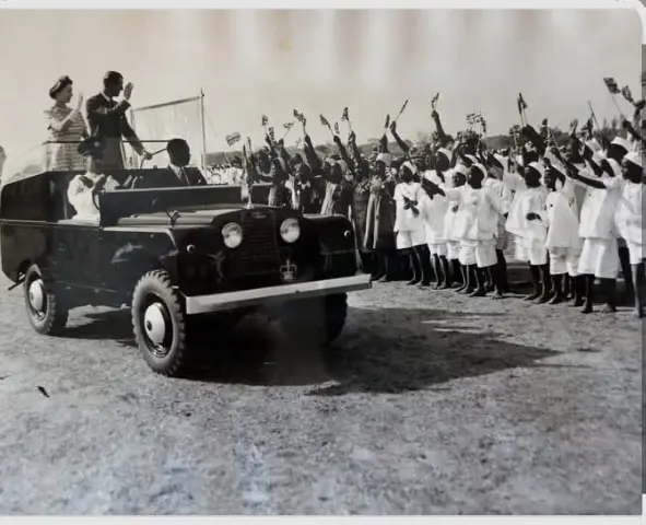 Queen and Duke attend a rally