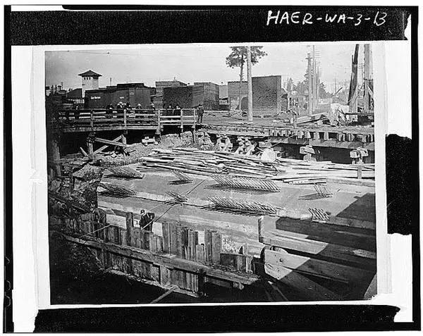 Washington Street Bridge under construction