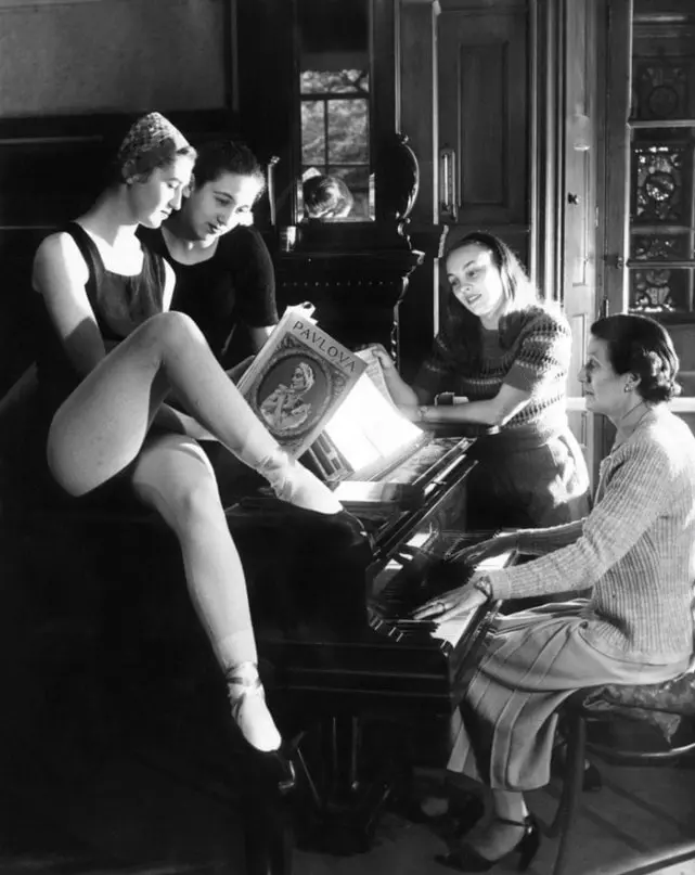 Students at the Royal Academy of Dance