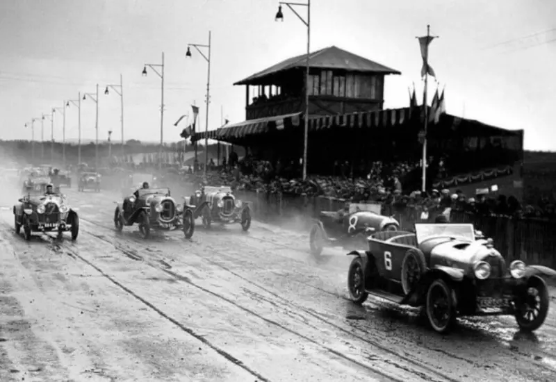 The first 24 Hours of Le Mans race