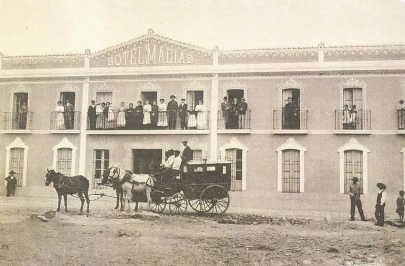 DILIGENCIA EN EL HOTEL MACIAS