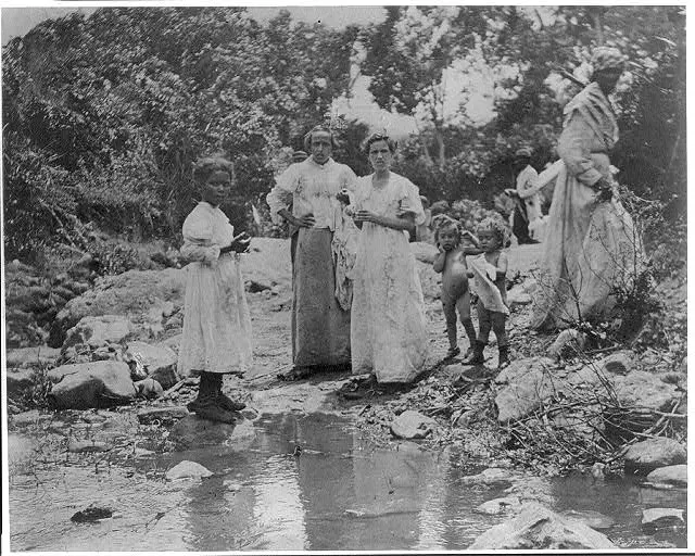 A group of Santiago refugees 