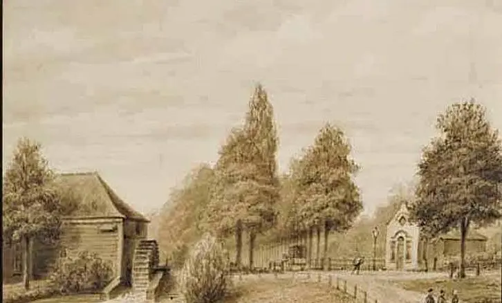 De Achterveldseweg in Barneveld met de watermolen omstreeks