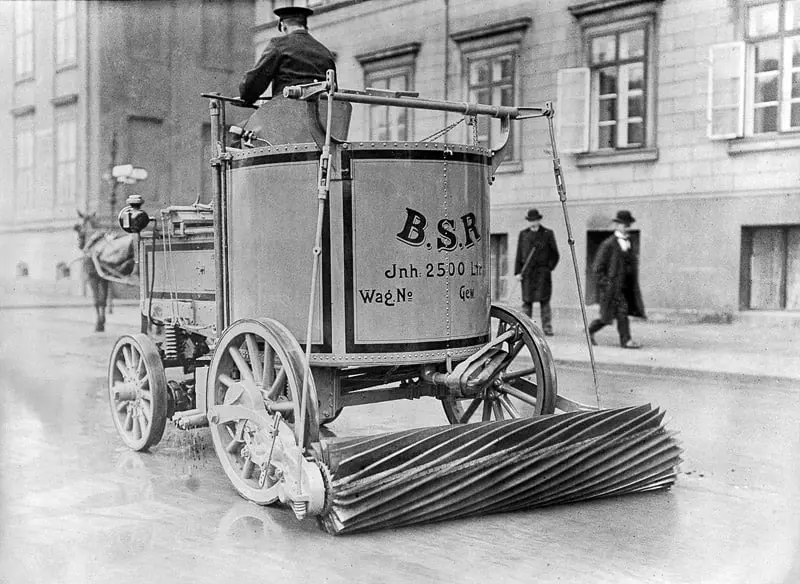 Early Electric Car in Berlin