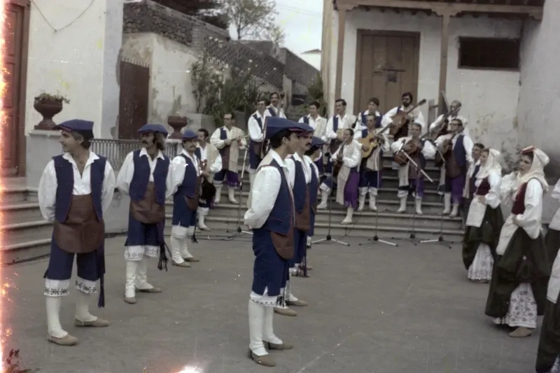 Agrupación folclórica Cumbre Nueva 1981