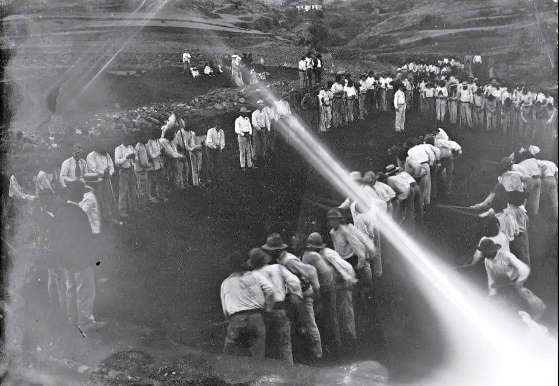 Trabajando en el nuevo cementerio de Puntallana 3