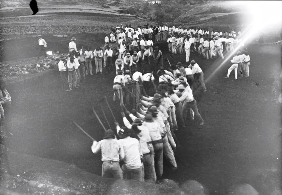 Trabajando en el nuevo cementerio de Puntallana 1