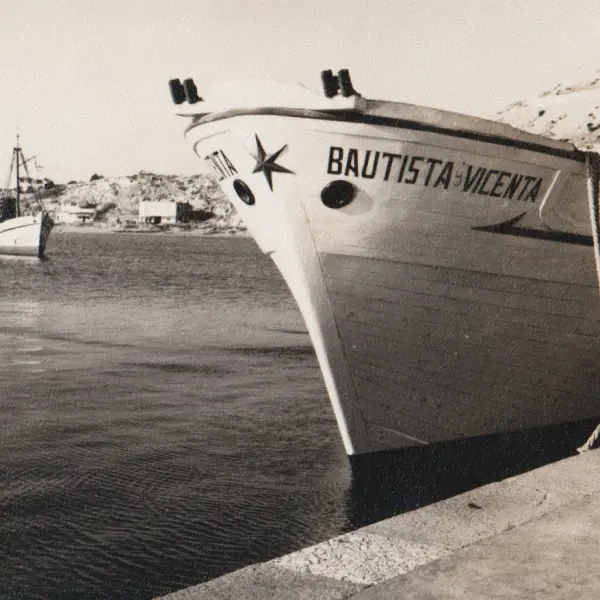 Barco de pesca llamado Bautista y Vicenta 
