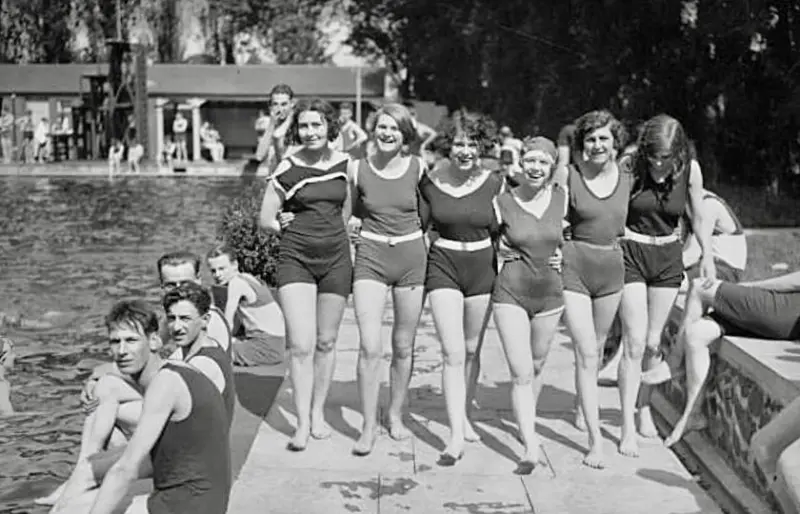 Chiswick Open Air Baths