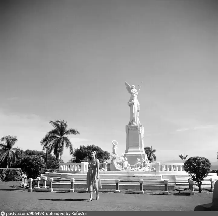 Monument of Ruben Dario near the Plaza de le Revolution