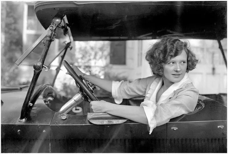 Stage actress Marilyn Miller