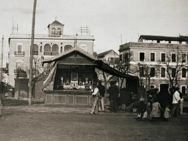 Kiosko de agua en el Paseo Colon