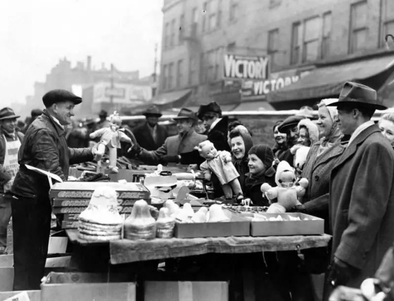 Maxwell Street vendor