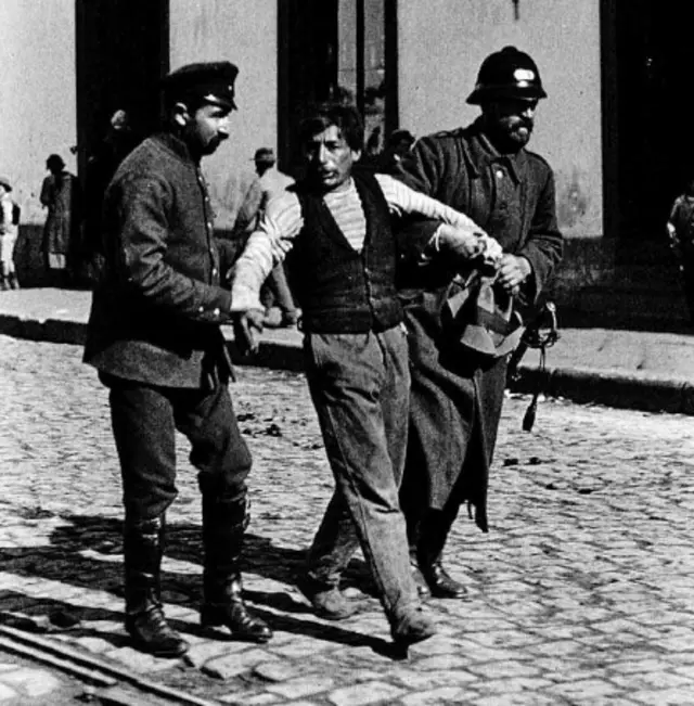 Detención en el Almendral,