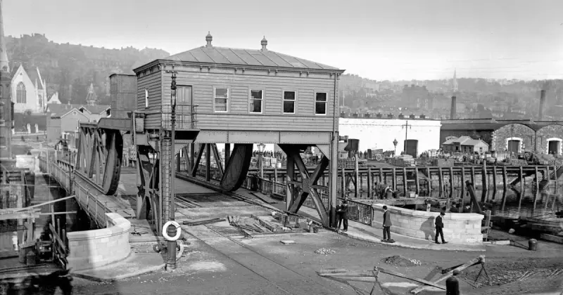 Construction of Brian Boru Bridge
