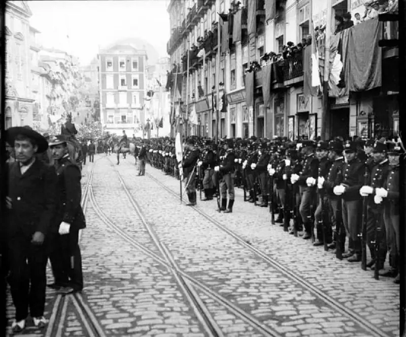 Parada militar na praça de D. Pedro (oje, Liberdade)