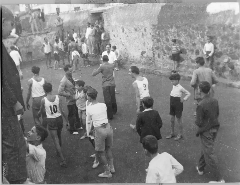 Encuentro de baloncesto. 