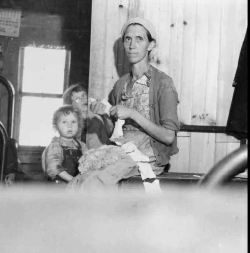 Tobacco Bag Stringing