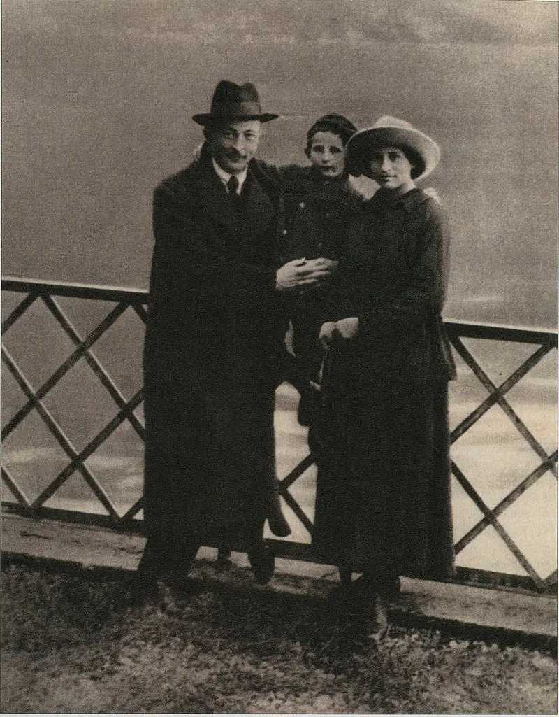 Felix Dzerzhinsky with his family