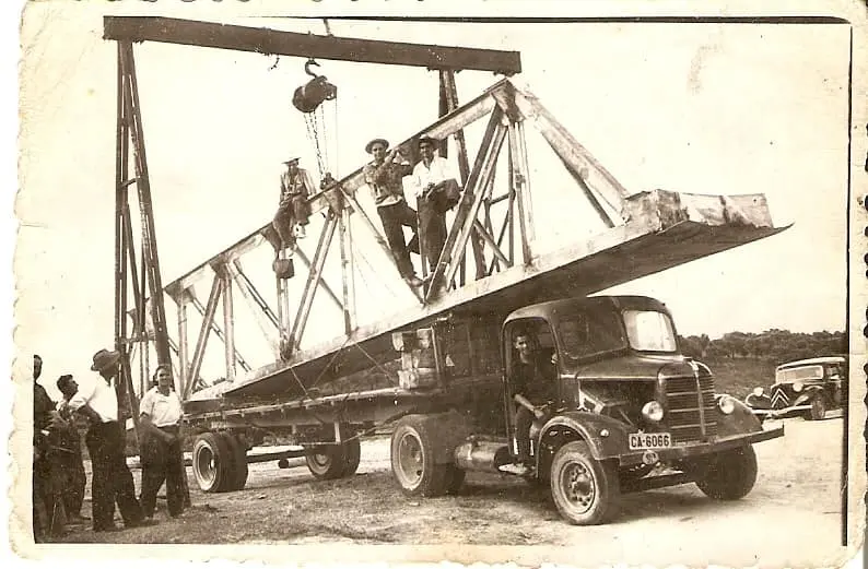 Llegada de las compuertas del pantano de Gabriel y Galan