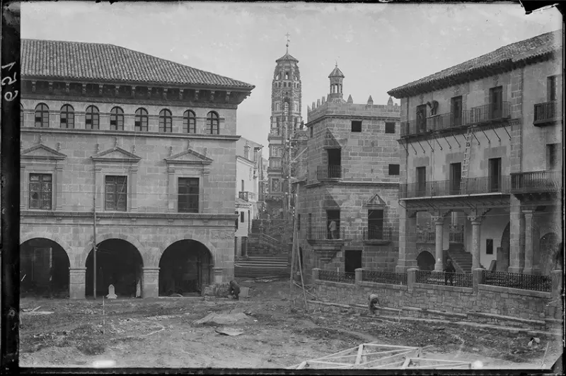 La construcció del Poble Espanyol