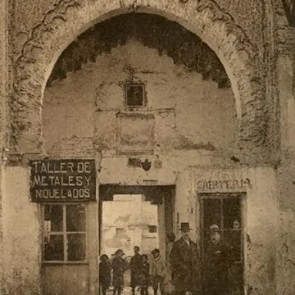 Puerta del Carbón.