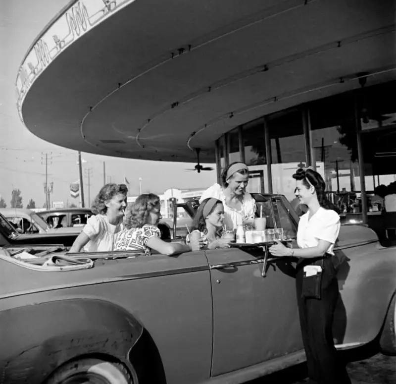 Women in a convertible