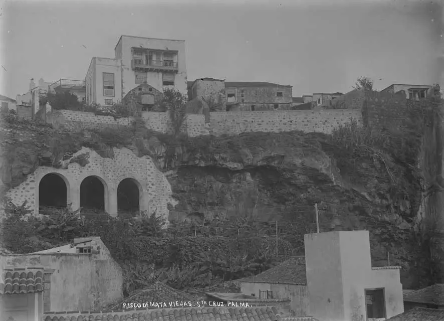 Cuevas de la familia Fierro