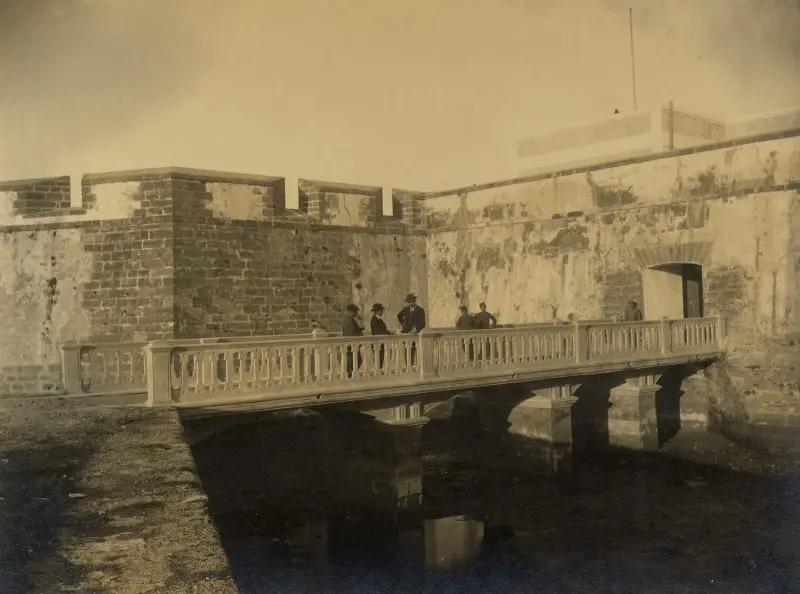 CASTILLO DE PUNTALES