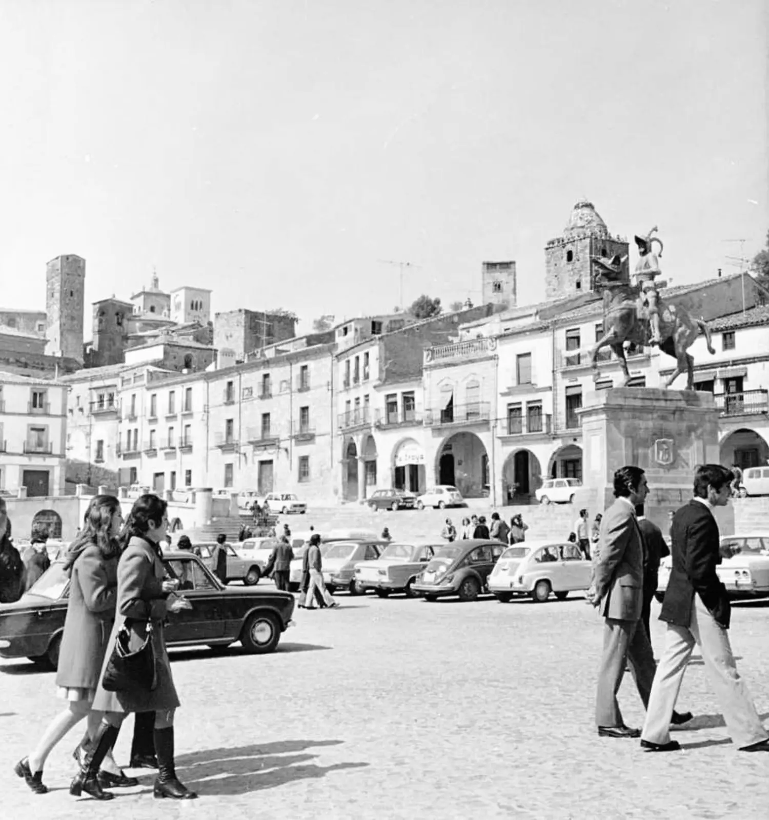 Escena cotidiana en la Plaza Mayor.