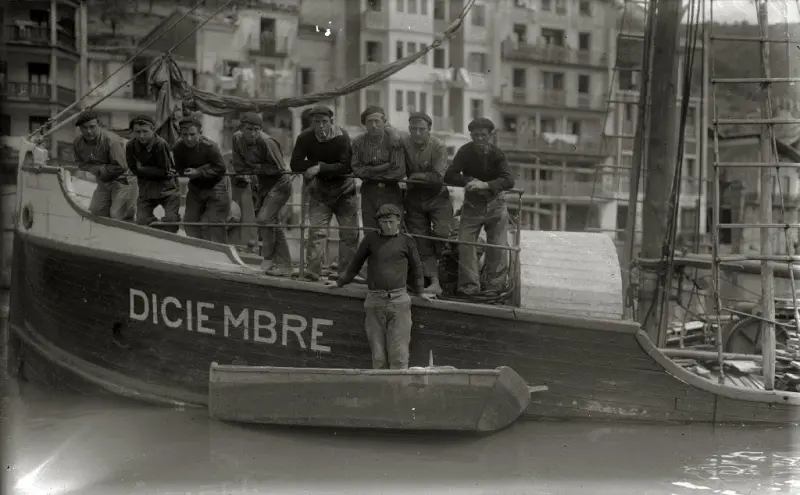 TRIPULACIÓN DEL "DICIEMBRE"