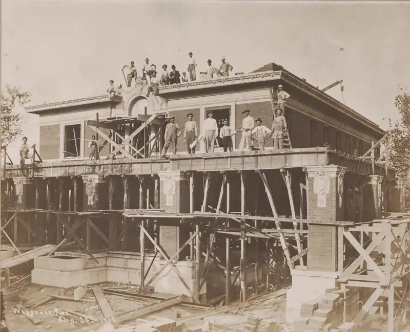 Workers building W.T. Waggoner's new mansion