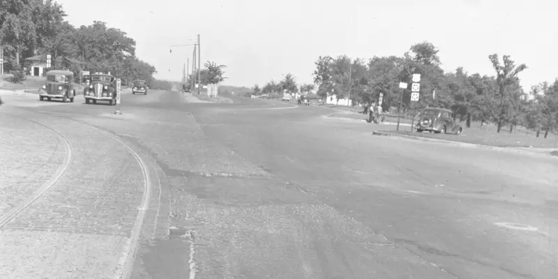 Intersection of West Broadway Avenue and Victory Memorial Drive