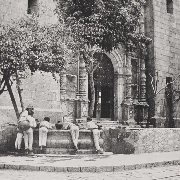 Aguadores en la fuente 