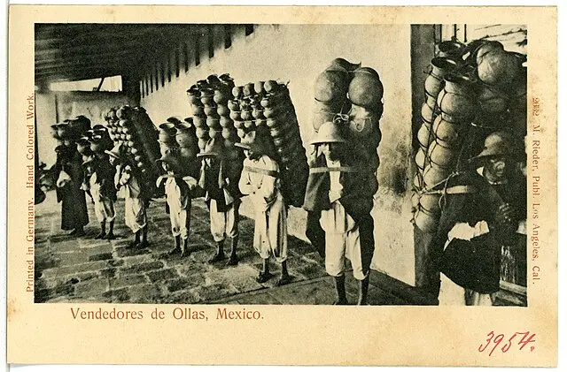 Vendedores de ollas en marcha