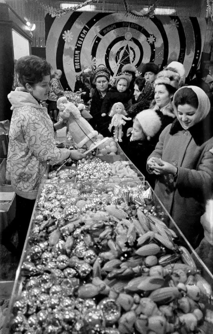 Trade in Christmas toys