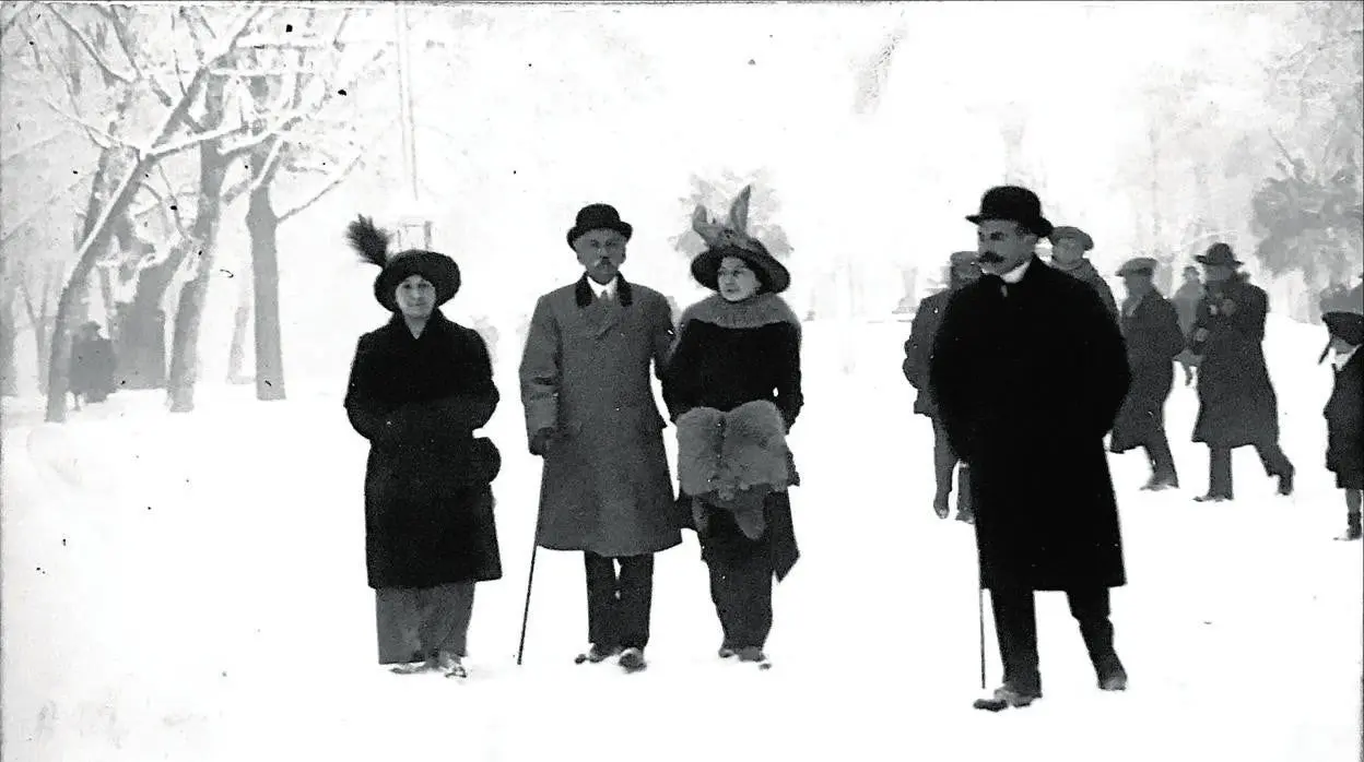 Don Eduardo Dato y sus hijas